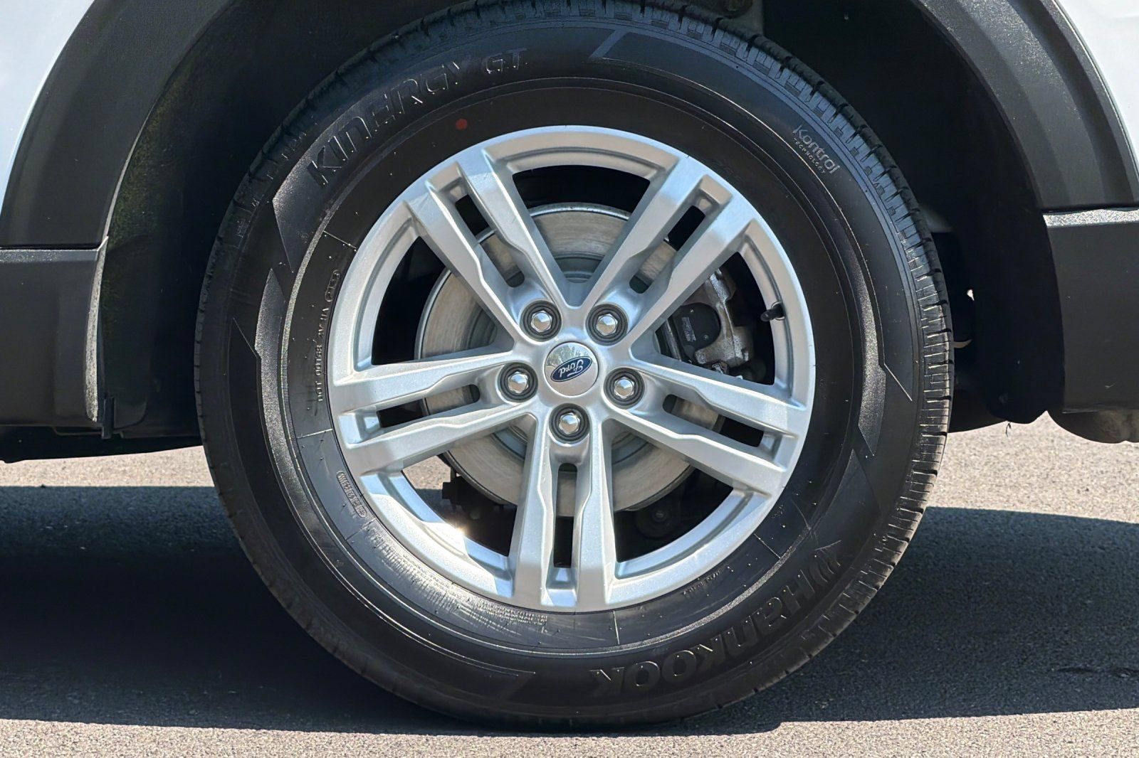 Used 2021 Ford Explorer XLT AWD/4WD image 26