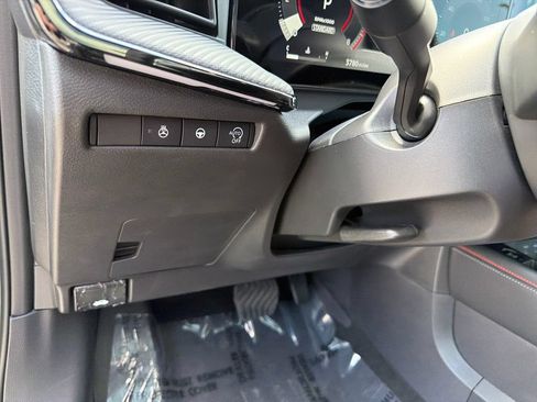 Used 2025 Nissan Kicks SR w/ SR Premium Package FWD image 19