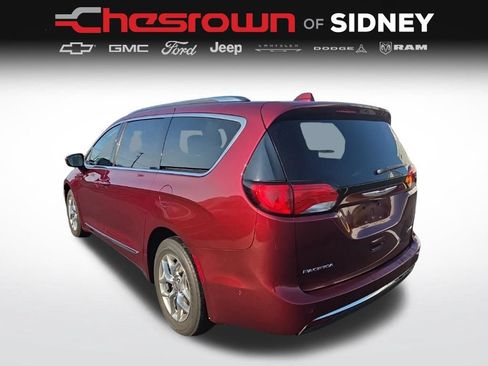 Used 2017 Chrysler Pacifica Limited w/ UConnect Theater Package FWD image 7