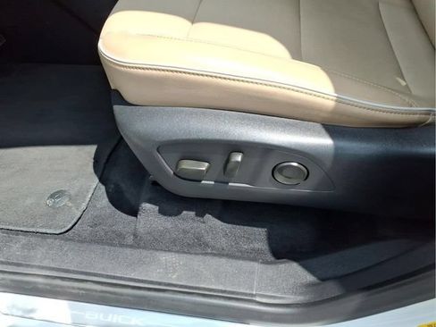 Used 2025 Buick Enclave Preferred AWD/4WD image 21