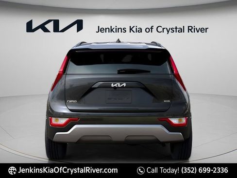 New 2025 Kia Niro EX Touring FWD image 7