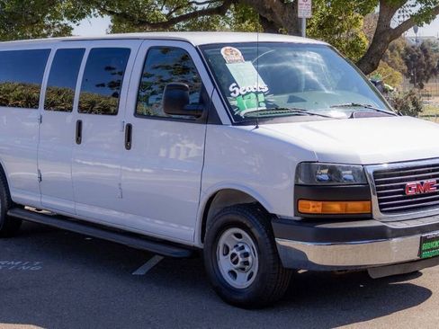 Used 2015 GMC Savana 3500 LS w/ Chrome Appearance Package image 12