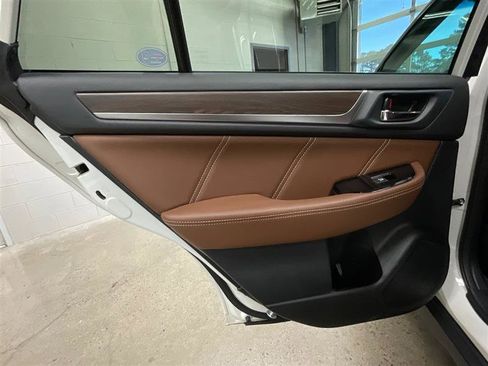 Used 2019 Subaru Outback 2.5i Touring w/ Popular Package #3A AWD/4WD image 19