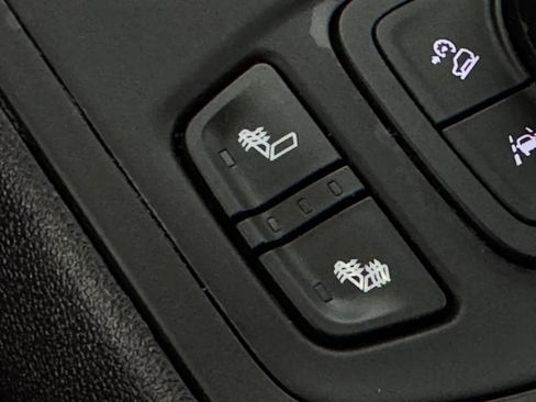 Used 2024 GMC Terrain SLT AWD/4WD image 18