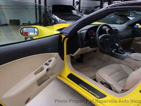 Used 2007 Chevrolet Corvette Coupe w/ Preferred Equipment Group RWD image 16