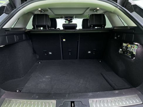 Used 2019 Land Rover Range Rover Velar S AWD/4WD image 19
