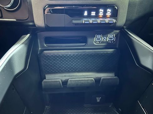 Used 2022 RAM 1500 Big Horn AWD/4WD image 18