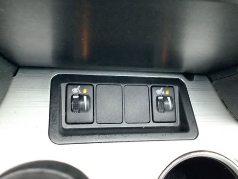 Used 2014 Toyota Camry SE image 31