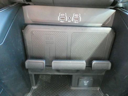 Used 2025 RAM 1500 Laramie w/ Sport Appearance Package AWD/4WD image 28