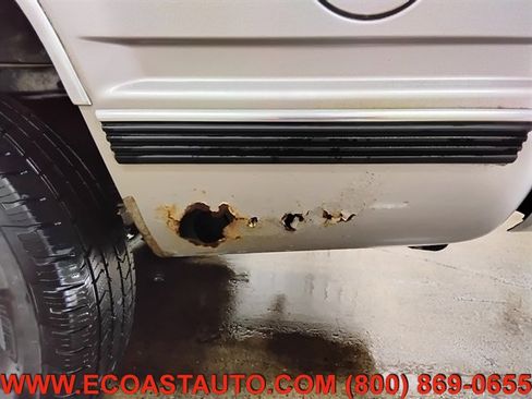 Used 1999 Chevrolet Tahoe Z71 w/ Preferred Equipment Group AWD/4WD image 16
