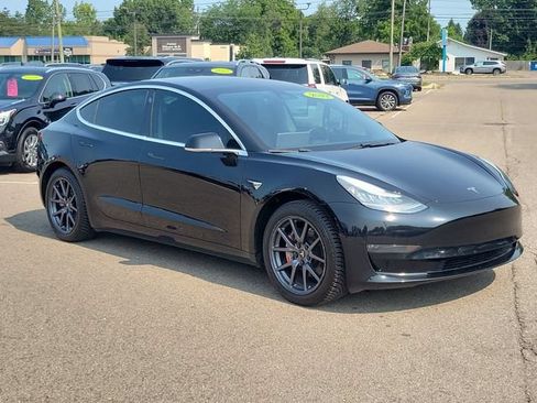 Used 2019 Tesla Model 3 Mid Range RWD image 3