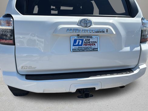 Used 2022 Toyota 4Runner SR5 RWD image 29