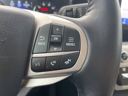 Used 2021 Ford Explorer XLT image 17