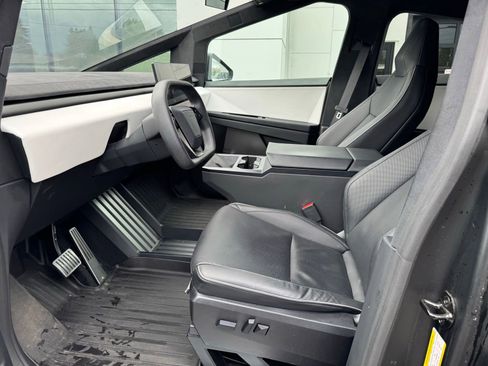 Used 2024 Tesla Cybertruck Cyberbeast AWD/4WD image 3