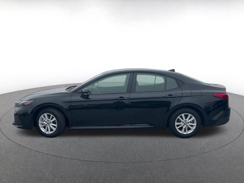 Used 2025 Toyota Camry LE image 9