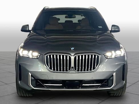 Used 2024 BMW X5 sDrive40i w/ Executive Package RWD image 3