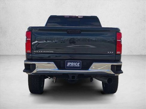 Used 2025 Chevrolet Silverado 2500 LTZ w/ LTZ Premium Package AWD/4WD image 7