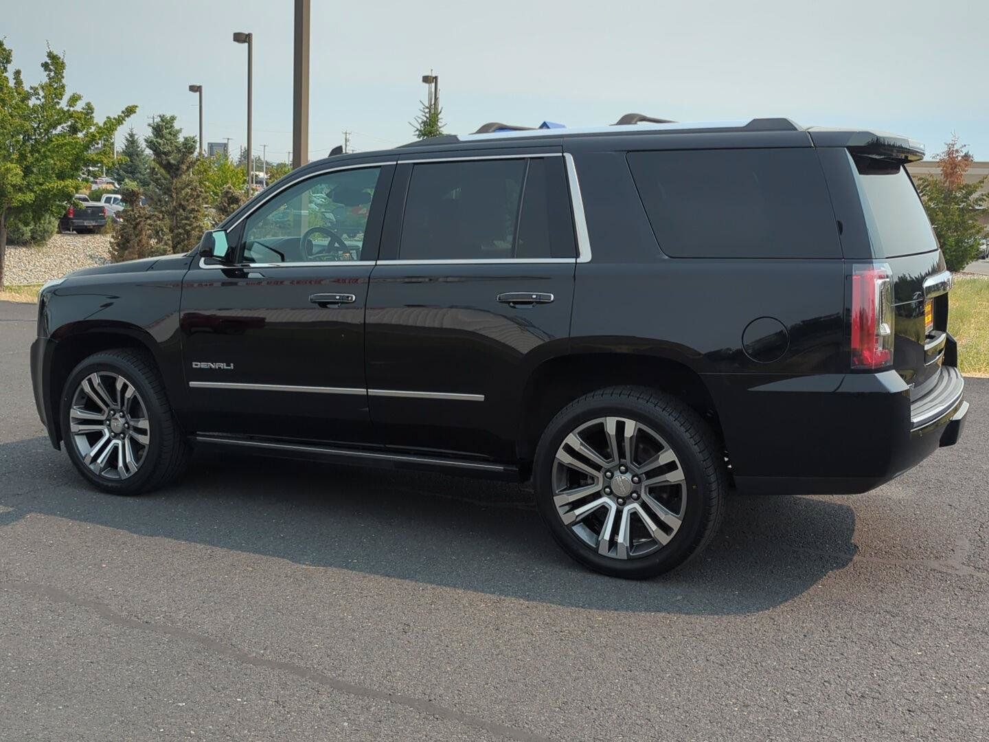 Used 2019 GMC Yukon Denali w/ Denali Ultimate Package AWD/4WD image 4