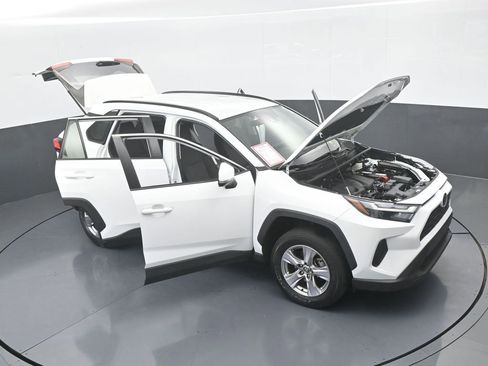 Used 2023 Toyota RAV4 XLE image 60