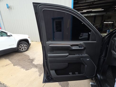 Used 2024 GMC Sierra 1500 SLT w/ SLT Convenience Package image 8