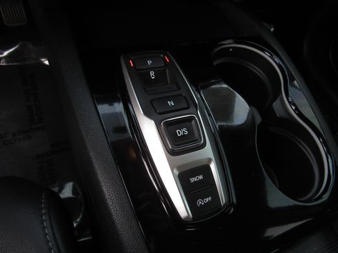 Certified 2022 Honda Pilot Touring image 23