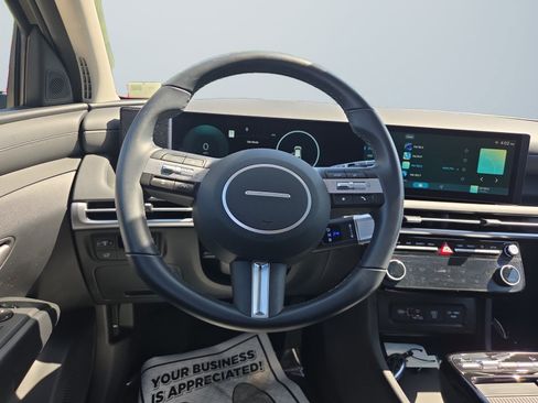 Used 2025 Hyundai Tucson SEL AWD/4WD image 14