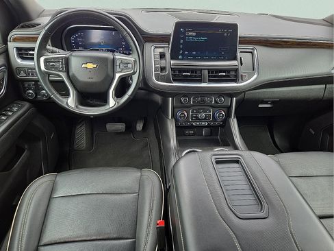 Used 2023 Chevrolet Suburban Premier image 12