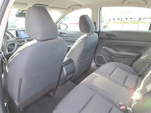 Used 2025 Nissan Altima 2.5 SV image 10