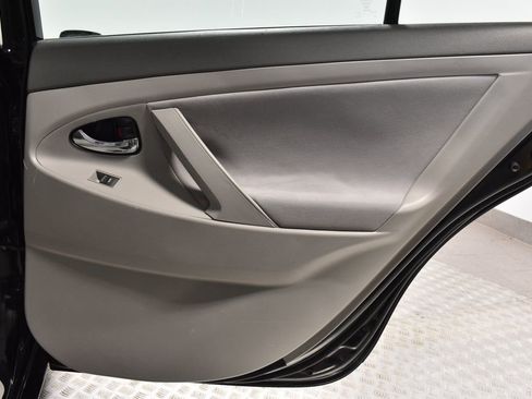 Used 2010 Toyota Camry Hybrid image 27