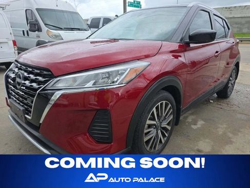 Used 2023 Nissan Kicks SV image 1