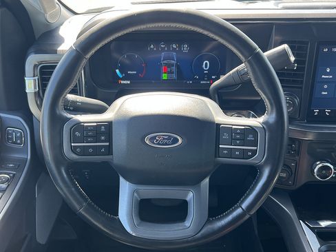Used 2023 Ford F350 Platinum w/ FX4 Off-Road Package AWD/4WD image 17