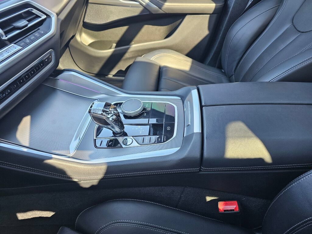 Used 2022 BMW X6 xDrive40i AWD/4WD image 29