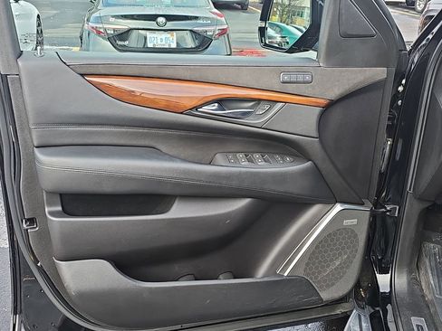 Used 2018 Cadillac Escalade ESV Premium Luxury image 29