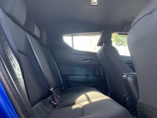 Used 2019 Toyota C-HR XLE FWD image 34