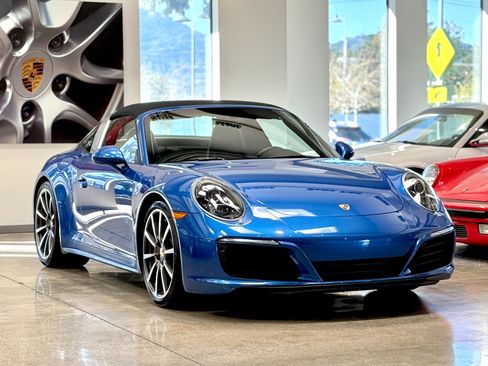 Used 2017 Porsche 911 Targa 4S image 3