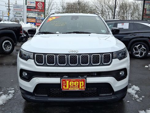 Certified 2023 Jeep Compass Latitude image 2