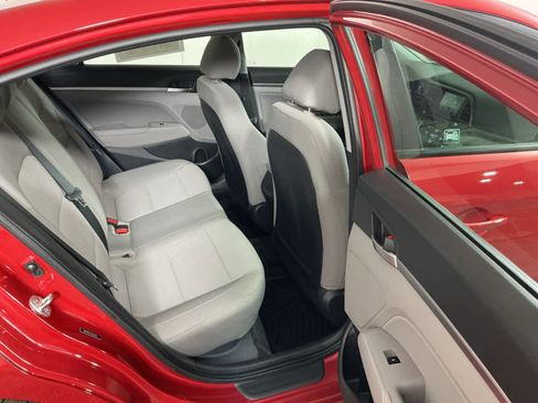 Used 2020 Hyundai Elantra SEL w/ Winter Weather Package image 10