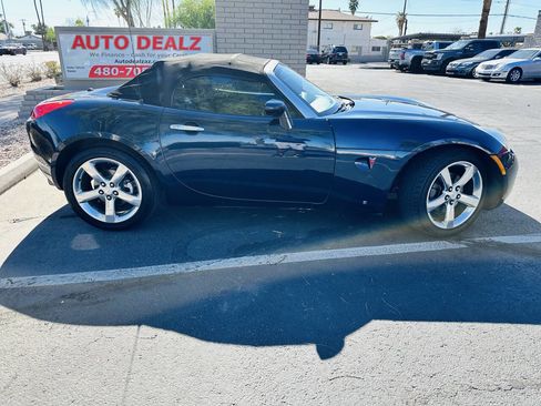 Used 2006 Pontiac Solstice Convertible w/ Premium Package image 8