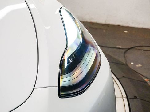 Used 2022 Tesla Model Y Performance image 7