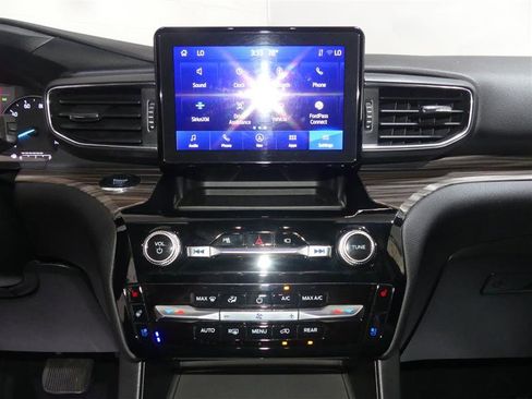 Used 2023 Ford Explorer Limited image 37