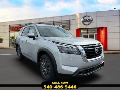 New 2025 Nissan Pathfinder SV w/ SV Premium Package