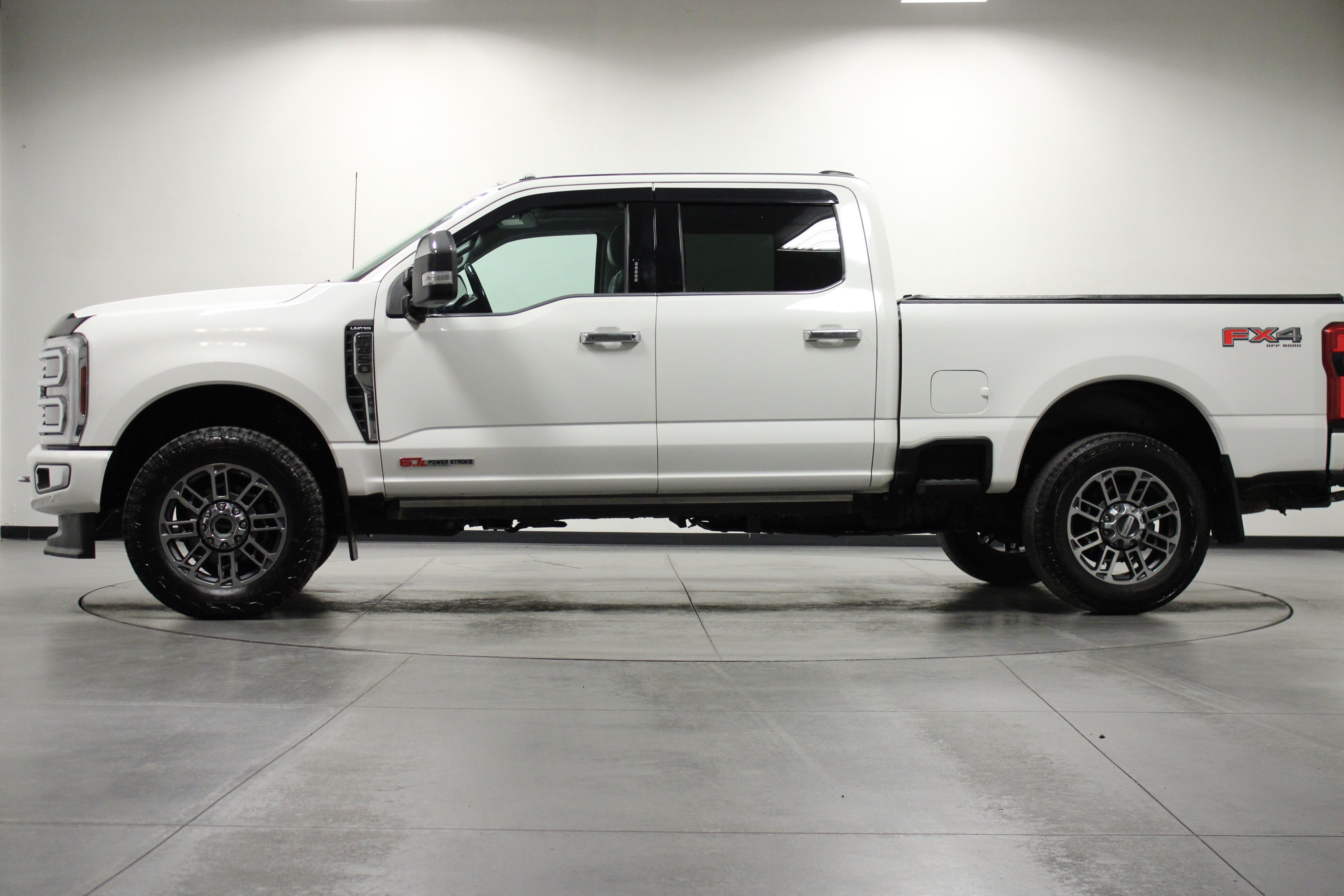 Used 2024 Ford F250 Limited w/ FX4 Off-Road Package AWD/4WD image 7