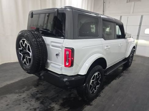 Used 2024 Ford Bronco Outer Banks AWD/4WD image 2