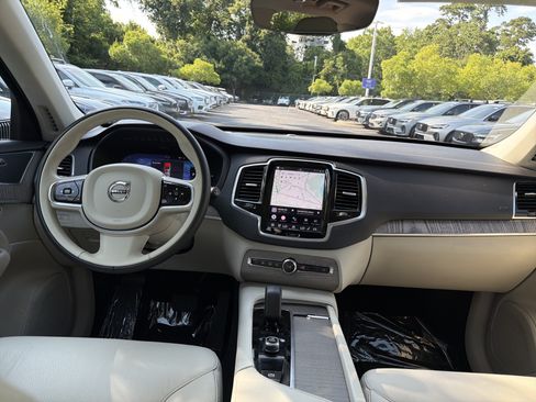 Certified 2024 Volvo XC90 T8 Plus w/ Protection Package Premier AWD/4WD image 30