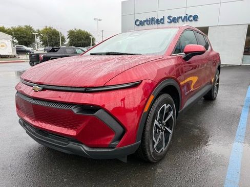 New 2026 Chevrolet Equinox EV LT FWD image 3