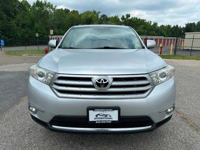Used 2011 Toyota Highlander 2WD w/ Tech Pkg