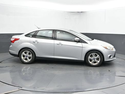 Used 2014 Ford Focus SE FWD image 3