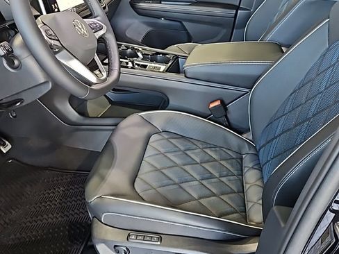 New 2026 Volkswagen Atlas Cross Sport SEL Premium R-Line AWD/4WD image 28