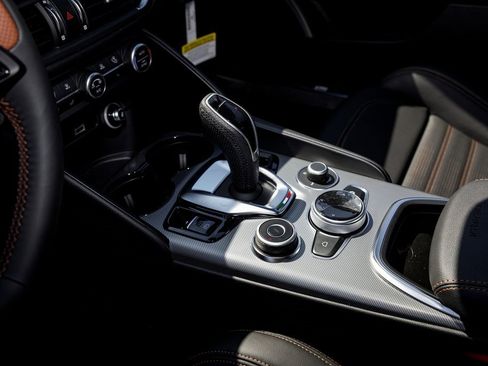 New 2025 Alfa Romeo Giulia w/ Driving Assist Package image 20