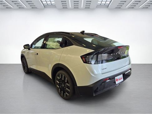 New 2026 Nissan Leaf Platinum+ w/ Cargo Package (Platinum+) FWD image 4